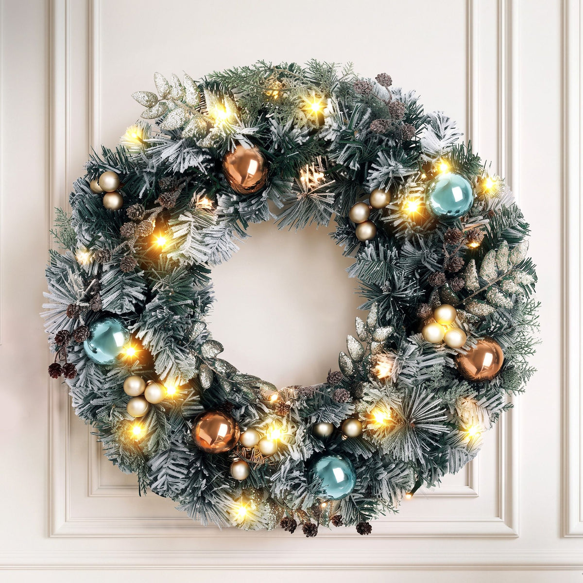 Pre-Lit Snowy Christmas Wreath, 60cm